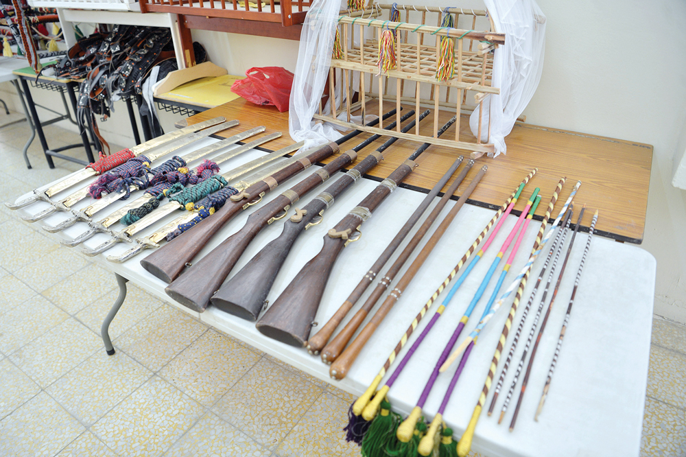 أسلحة وأدوات أثرية 