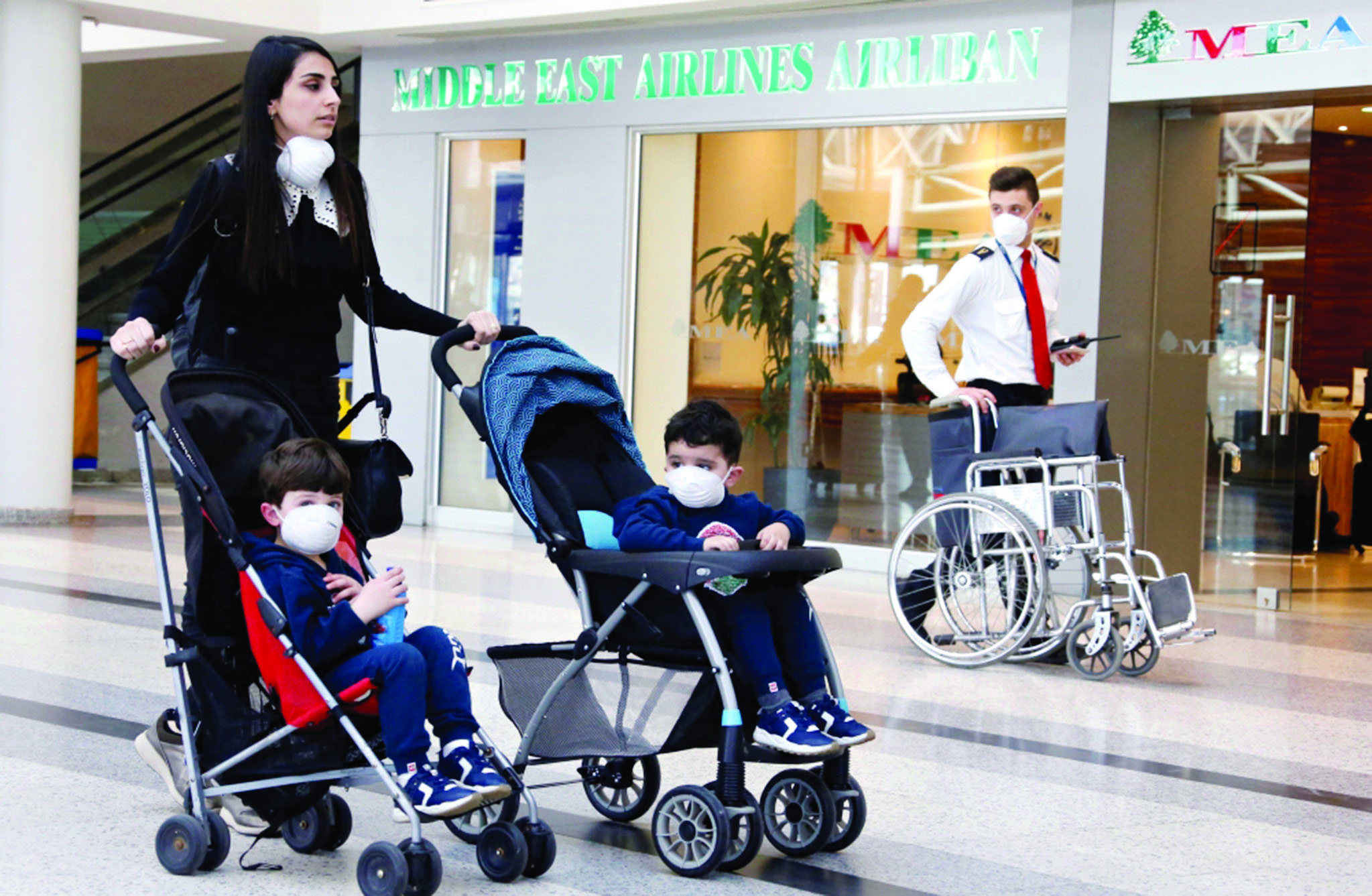 u0639u0627u0626u0644u0629 u0644u0628u0646u0627u0646u064au0629 u0628u0627u0644u0623u0642u0646u0639u0629 u0627u0644u0648u0627u0642u064au0629 u0641u064a u0645u0637u0627u0631 u0628u064au0631u0648u062a u0627u0644u062fu0648u0644u064a  t  (u0631u0648u064au062au0631u0632)