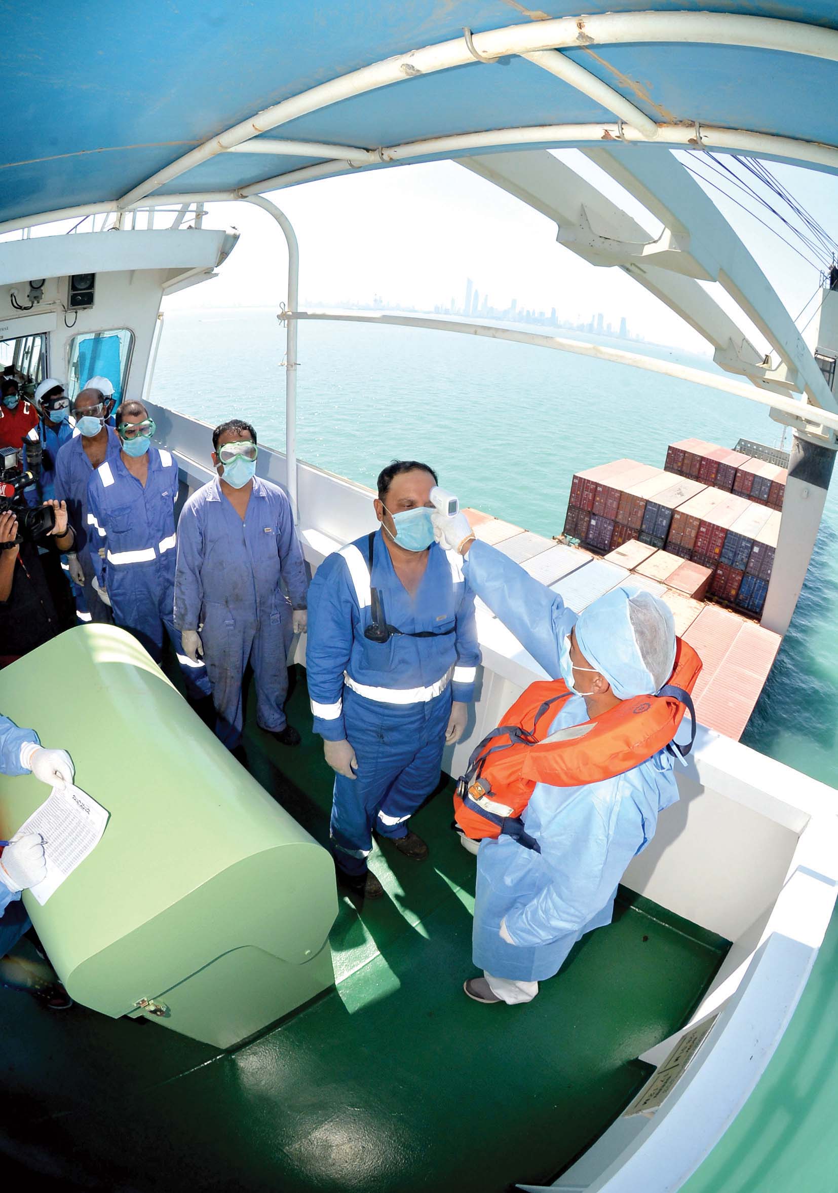 u0641u062du0635 u0637u0627u0642u0645 u0627u0644u0633u0641u064au0646u0629 u0642u0628u0644 u0648u0635u0648u0644u0647 u0625u0644u0649 u0645u064au0646u0627u0621 u0627u0644u0643u0648u064au062at (u062au0635u0648u064au0631 u0623u0633u0639u062f u0639u0628u062fu0627u0644u0644u0647)