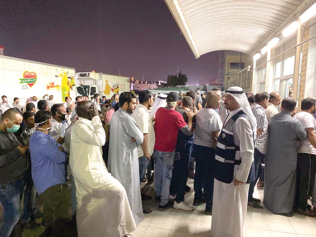 إقبال كثيف	(تصوير سعود سالم)