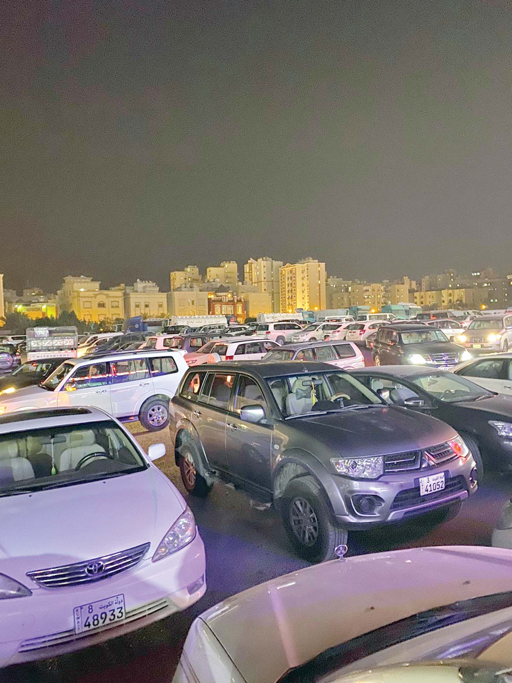 كثافة سيارات في المنقف 