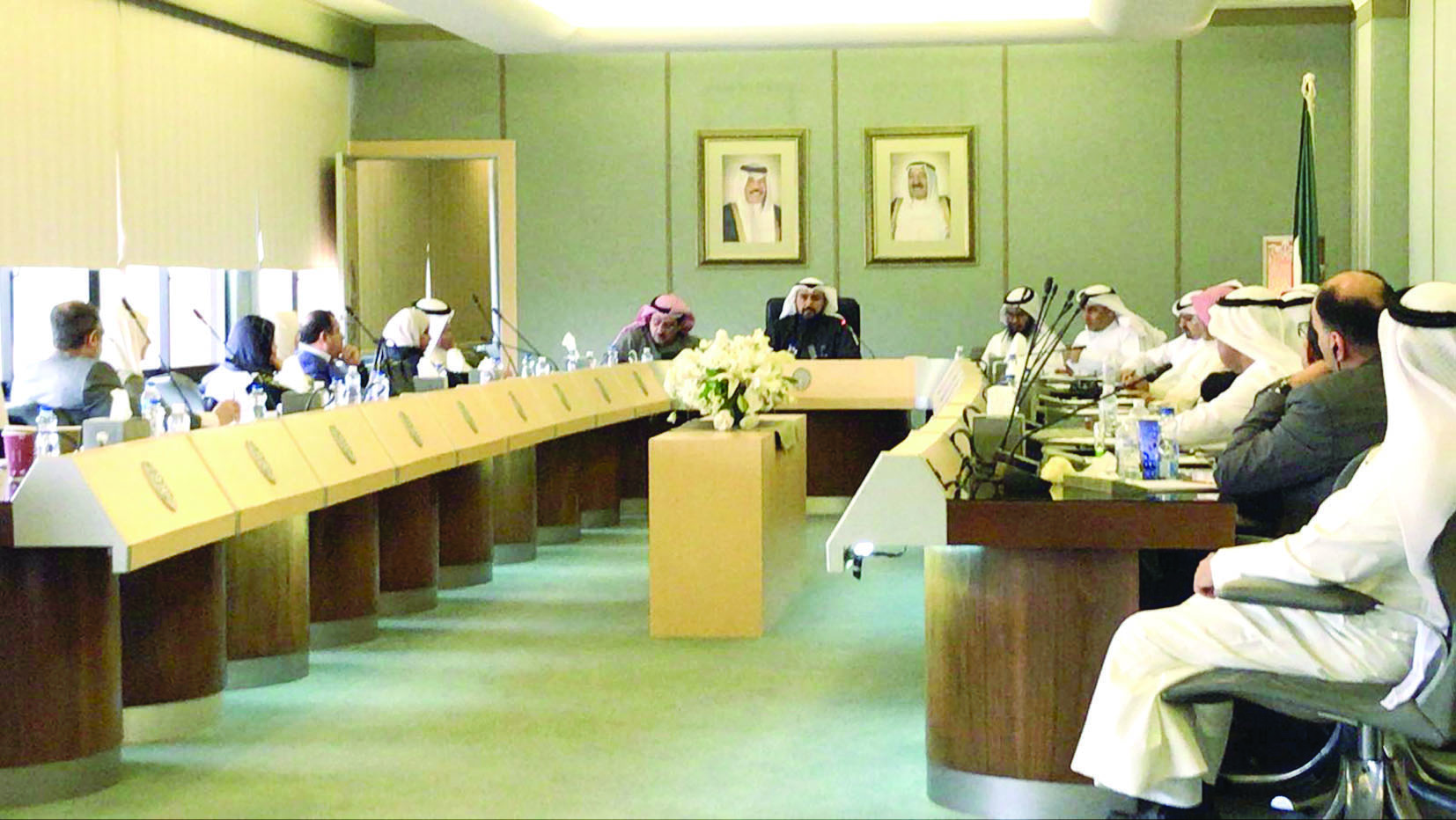 باسل الصباح مترئساً الاجتماع مع القياديين ومديري المناطق الصحية والمستشفيات