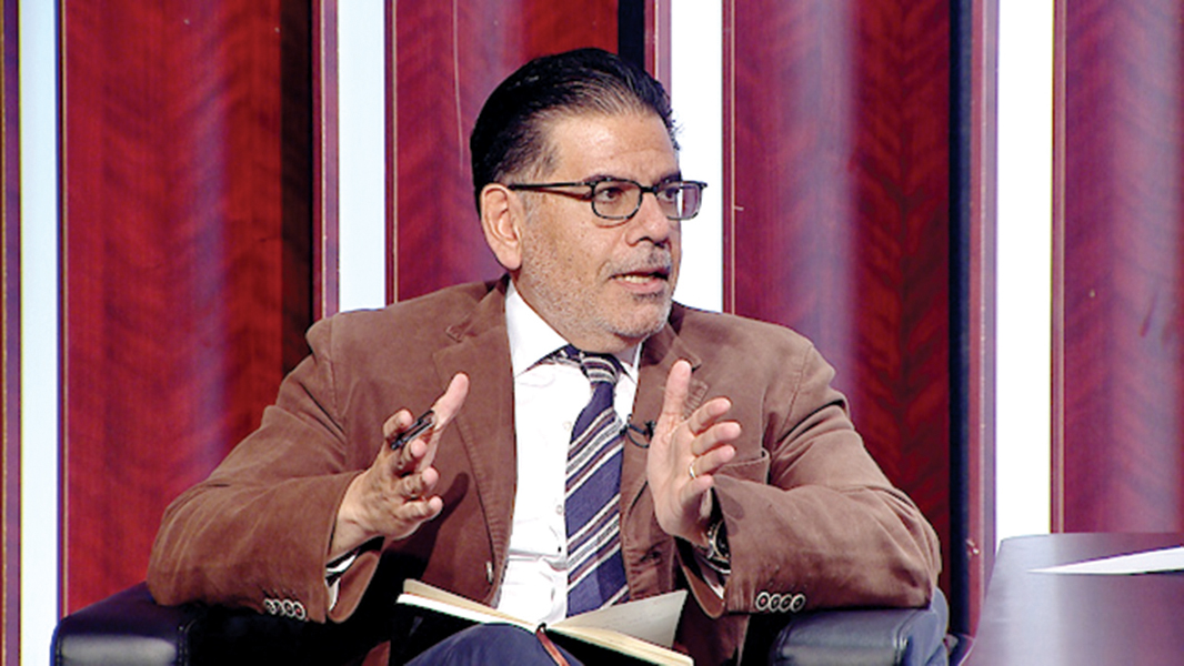 u0646u0627u064au0641 u0627u0644u0645u0637u0648u0639 u0641u064a u00abu0639u0634u0631 u0625u0644u0627 u0639u0634u0631u00bb