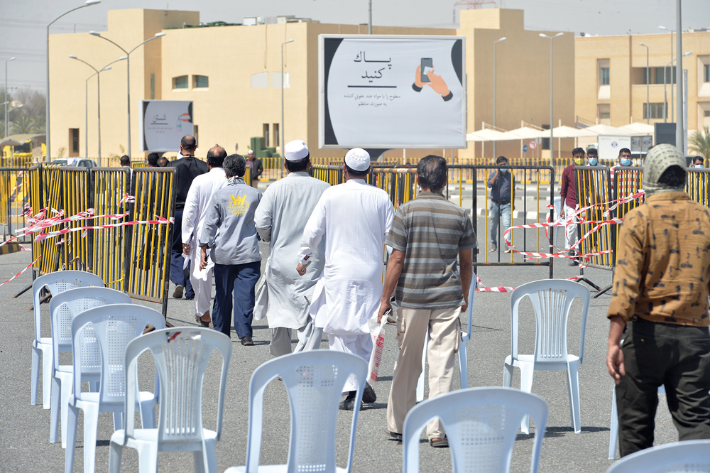 حضور قليل صباح أمس         	             (تصوير أسعد عبدالله)