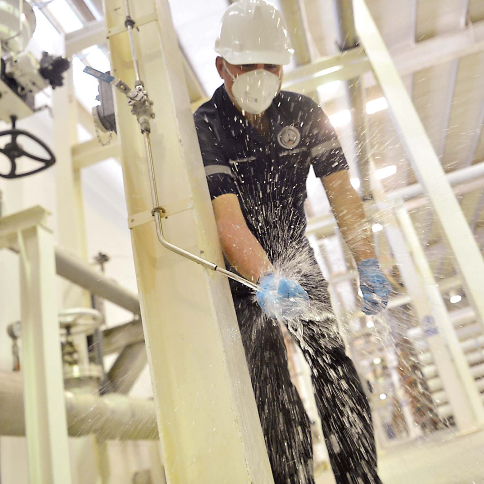 u0645u064au0627u0647 u0627u0644u0635u0631u0641 u0628u0639u062f u0645u0639u0627u0644u062cu062au0647u0627 u0631u0628u0627u0639u064au0627u064btt(u062au0635u0648u064au0631 u0646u0627u064au0641 u0627u0644u0639u0642u0644u0629)