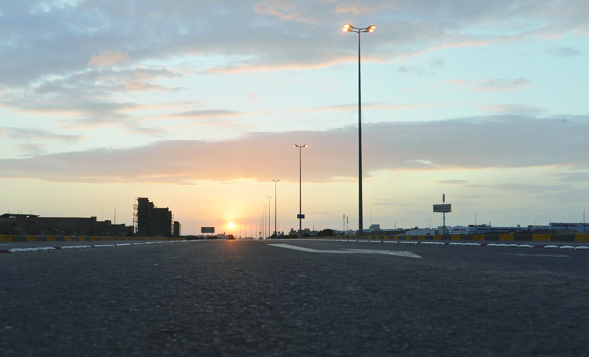 مع غروب الشمس كانت الكويت تدخل في صمت عميق