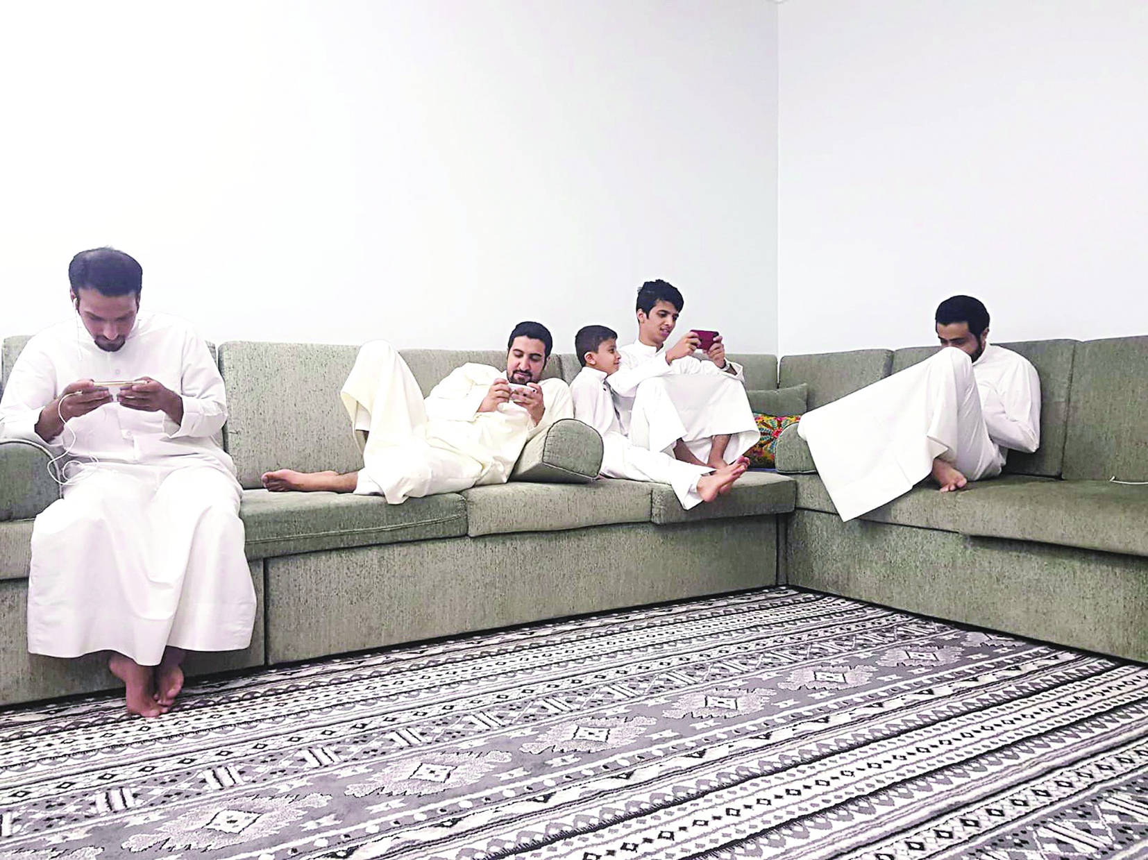 u0627u0644u0645u0648u0628u0627u064au0644 u064au0647u0648u0651u0646 u0639u0644u0649 u0623u0641u0631u0627u062f u0627u0644u0623u0633u0631u0629 u0627u0644u062du0638u0631