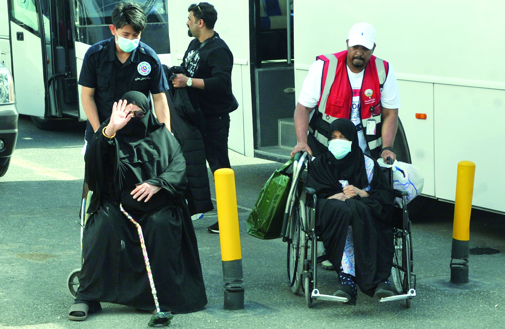 u0645u062au0637u0648u0639u0648u0646 u064au0633u0627u0639u062fu0648u0646 u0643u0628u0627u0631 u0627u0644u0633u0646 u0644u062fu0649 u0627u0644u0648u0635u0648u0644 