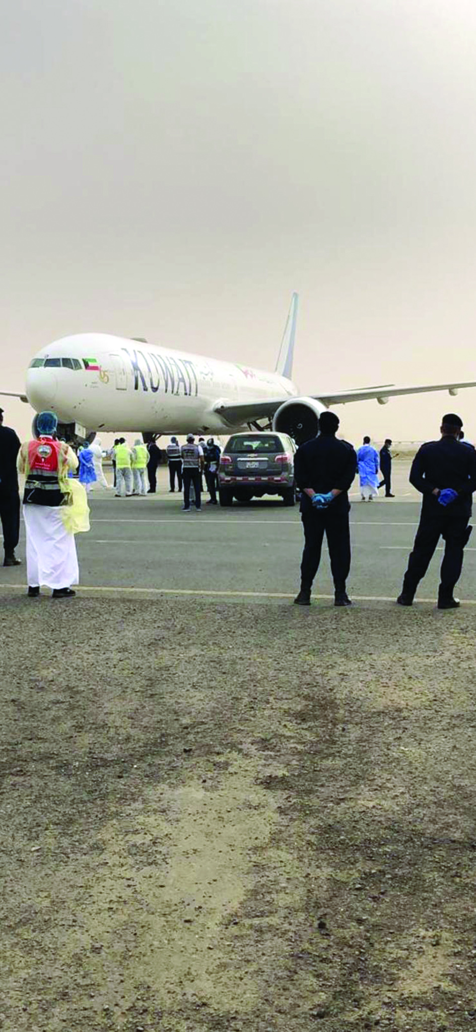 الطائرة الآتية من نيويورك عصر أمس