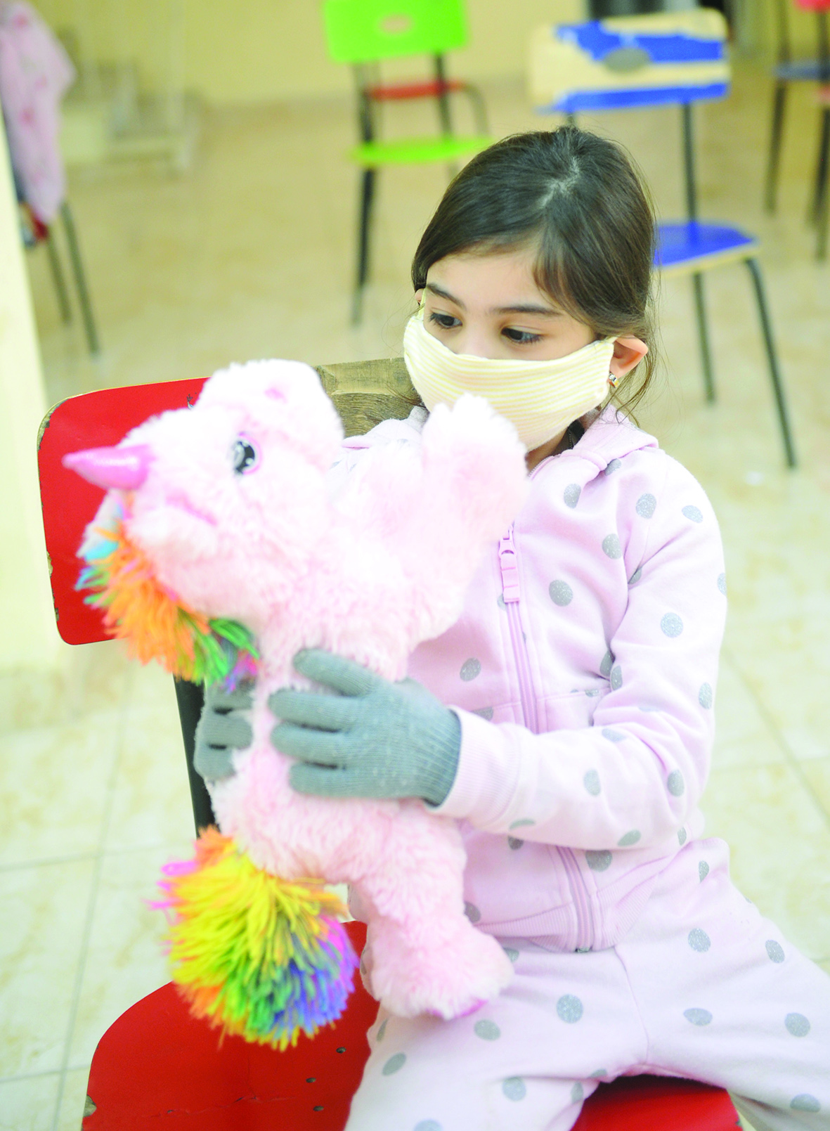 u0637u0641u0644u0629 u062au0644u0647u0648 u062eu0644u0627u0644 u0641u062au0631u0629 u0627u0644u0627u0646u062au0638u0627u0631 u0645u0639 u0648u0627u0644u062fu062au0647u0627