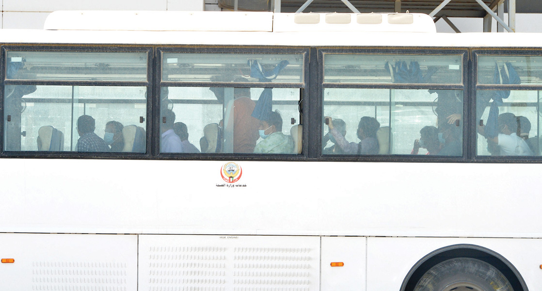 u0645u062cu0645u0648u0639u0629 u0645u0646 u0627u0644u0645u0635u0627u0628u064au0646 u0628u0627u0644u0641u064au0631u0648u0633 u062au0635u0644 u0625u0644u0649 u0623u0631u0636 u0627u0644u0645u0639u0627u0631u0636                       t                        (u062au0635u0648u064au0631 u0623u0633u0639u062f u0639u0628u062fu0627u0644u0644u0647)