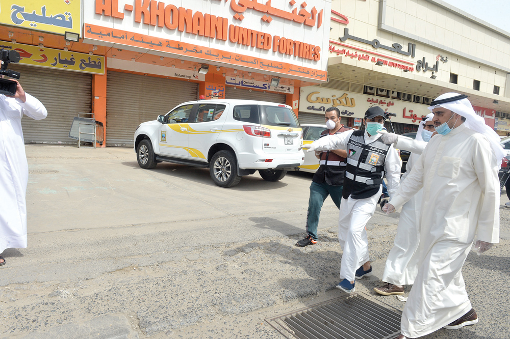 u0627u0644u0645u0646u0641u0648u062du064a u0628u0631u0641u0642u0629 u0627u0644u0639u0646u0632u064a u0648u062cu0627u0628u0631 u062eu0644u0627u0644 u0627u0644u062cu0648u0644u0629 u0641u064a u0645u0646u0637u0642u0629 u0627u0644u0634u0648u064au062e u0627u0644u0635u0646u0627u0639u064au0629 t(u062au0635u0648u064au0631 u0623u0633u0639u062f u0639u0628u062fu0627u0644u0644u0647)