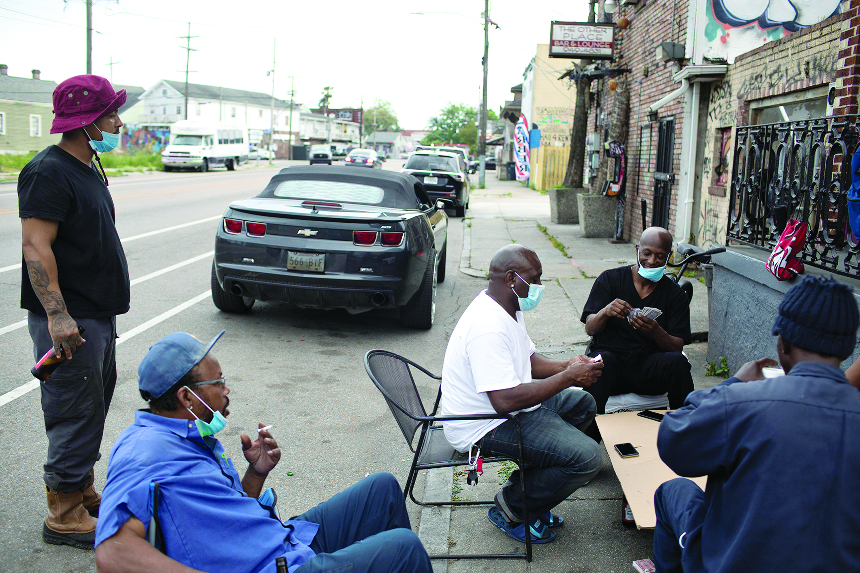 u0623u0645u064au0631u0643u064au0648u0646 u064au0644u0639u0628u0648u0646 u0627u0644u0648u0631u0642 u0641u064a u0623u062du062f u0634u0648u0627u0631u0639 u0646u064au0648 u0623u0648u0631u0644u064au0627u0646u0632 u0641u064a u0644u0648u064au0632u064au0627u0646u0627  t(u0631u0648u064au062au0631u0632)