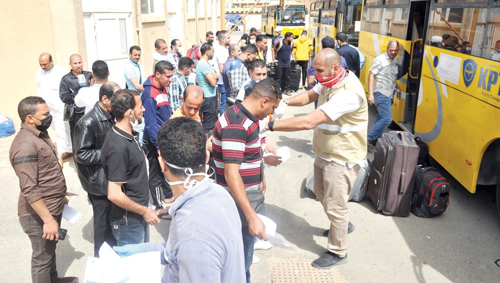 نقل المتقدمين إلى مركز الإيواء