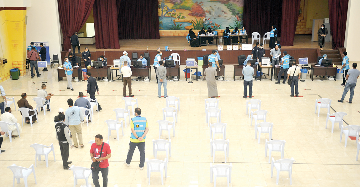 u062du0631u0643u0629 u062eu0641u064au0641u0629 u062fu0627u062eu0644 u0635u0627u0644u0629 u0627u0644u0627u0633u062au0642u0628u0627u0644t (u062au0635u0648u064au0631 u0633u0639u0648u062f u0633u0627u0644u0645)