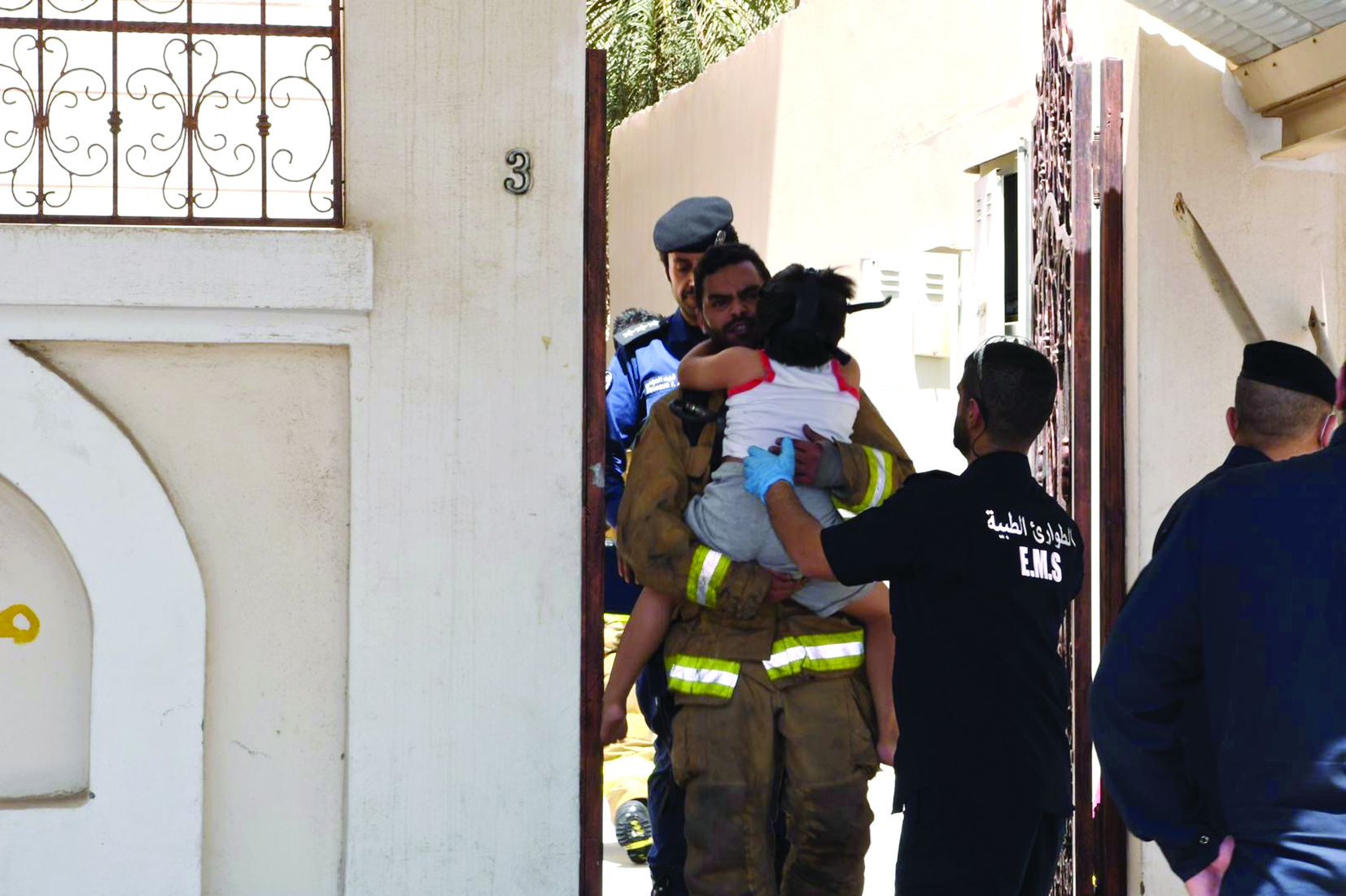 u0625u0637u0641u0627u0626u064a u064au062du062au0636u0646 u0637u0641u0644u0627u064b u0623u0646u0642u0630u0647 u0645u0646 u0627u0644u062du0631u064au0642