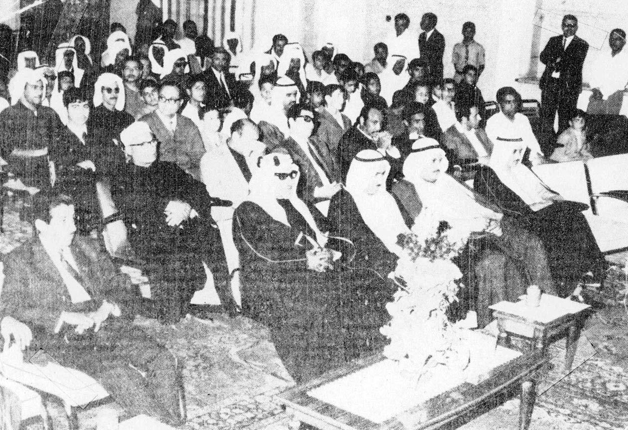 مشاركاً في إحدى الفعاليات