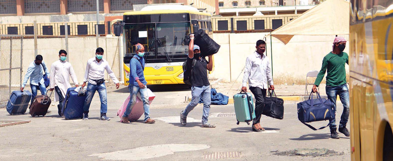 u0645u062eu0627u0644u0641u0648u0646 u0625u0644u0649 u0645u0631u0643u0632 u0627u0644u0625u064au0648u0627u0621                                                  t                                        (u062au0635u0648u064au0631 u0646u0627u064au0641 u0627u0644u0639u0642u0644u0629)