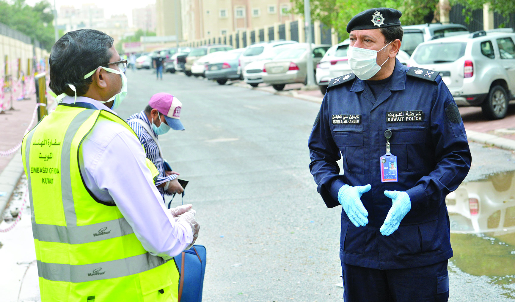 u062du062fu064au062b u0628u064au0646 u0642u0627u0626u062f u0642u0648u0629 u0627u0644u0625u062cu0644u0627u0621 u0648u0627u0644u0625u064au0648u0627u0621 u0627u0644u0644u0648u0627u0621 u0639u0627u0628u062fu064au0646 u0639u0627u0628u062fu064au0646 u0648u0623u062du062f u0645u0645u062bu0644u064a u0627u0644u0633u0641u0627u0631u0629 u0627u0644u0647u0646u062fu064au0629                (u062au0635u0648u064au0631 u0646u0627u064au0641 u0627u0644u0639u0642u0644u0629)