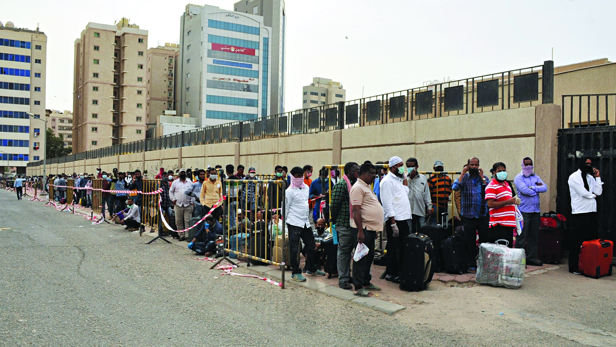 u0623u0639u062fu0627u062f u0645u0646 u0627u0644u0645u062eu0627u0644u0641u064au0646 u0627u0644u0647u0646u0648u062f u0641u064a u0627u0644u064au0648u0645 u0627u0644u0623u062eu064au0631 u0644u062au0633u062cu064au0644u0647u0645 u0644u0644u0645u063au0627u062fu0631u0629