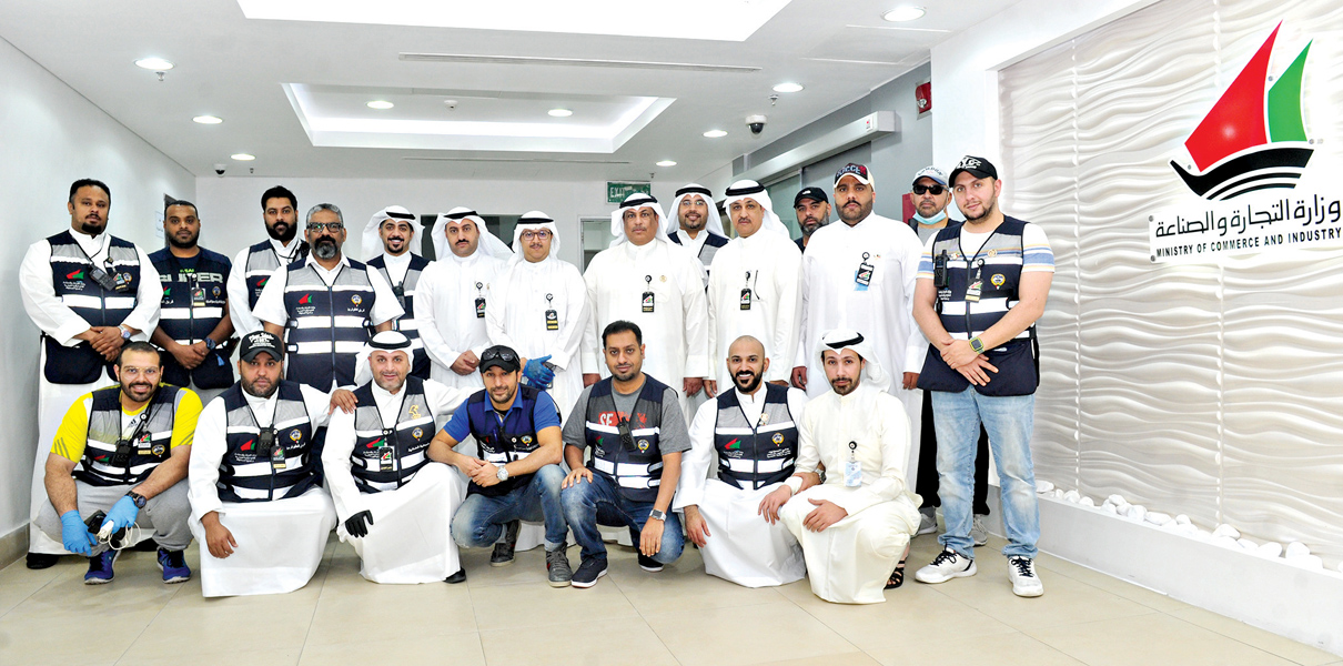 الرشيدي متوسطاً موظفي الرقابة التجارية 