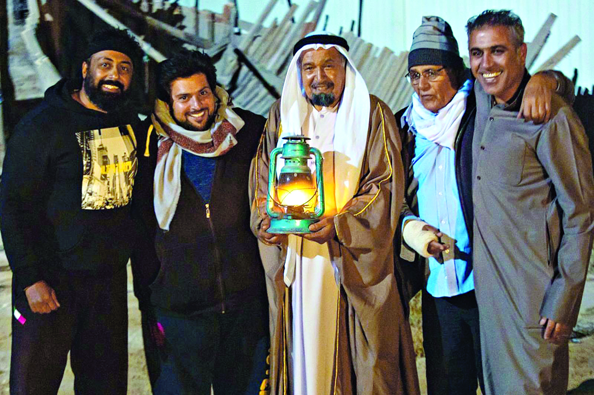 جاسم النبهان مع فريق العمل 