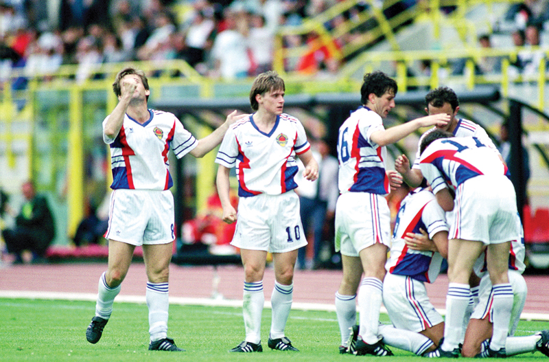 منتخب يوغوسلافيا «الموحدة» في إحدى مباريات كأس العالم 1990