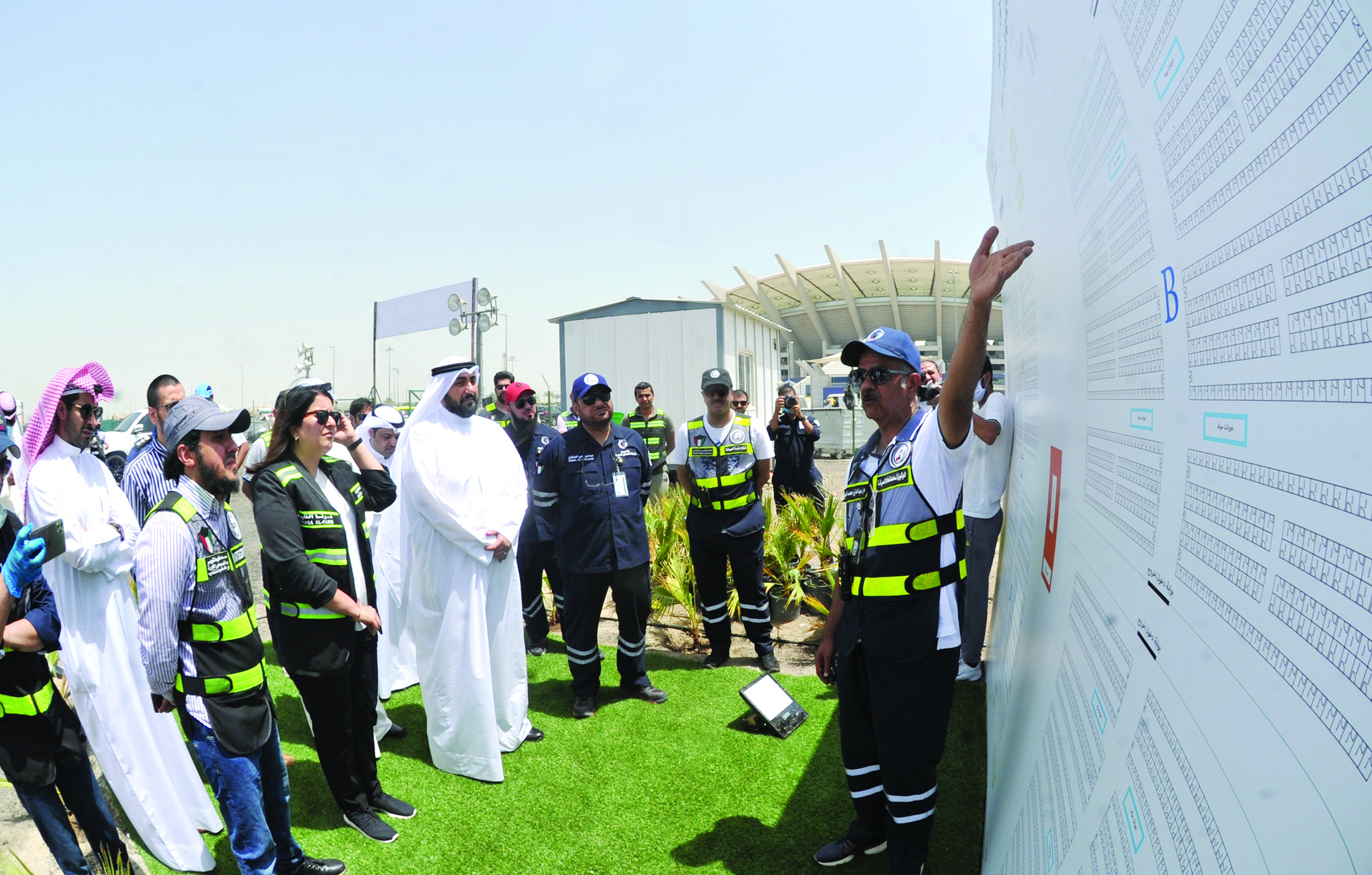 u0627u0644u0648u0632u064au0631u0627u0646 u0627u0644u0635u0628u0627u062d u0648u0627u0644u0641u0627u0631u0633 u064au0633u062au0645u0639u0627u0646 u0625u0644u0649 u0634u0631u062d u0639u0646 u062au0635u0645u064au0645 u0627u0644u0645u062du062cu0631 t(u062au0635u0648u064au0631 u0633u0639u0648u062f u0633u0627u0644u0645)