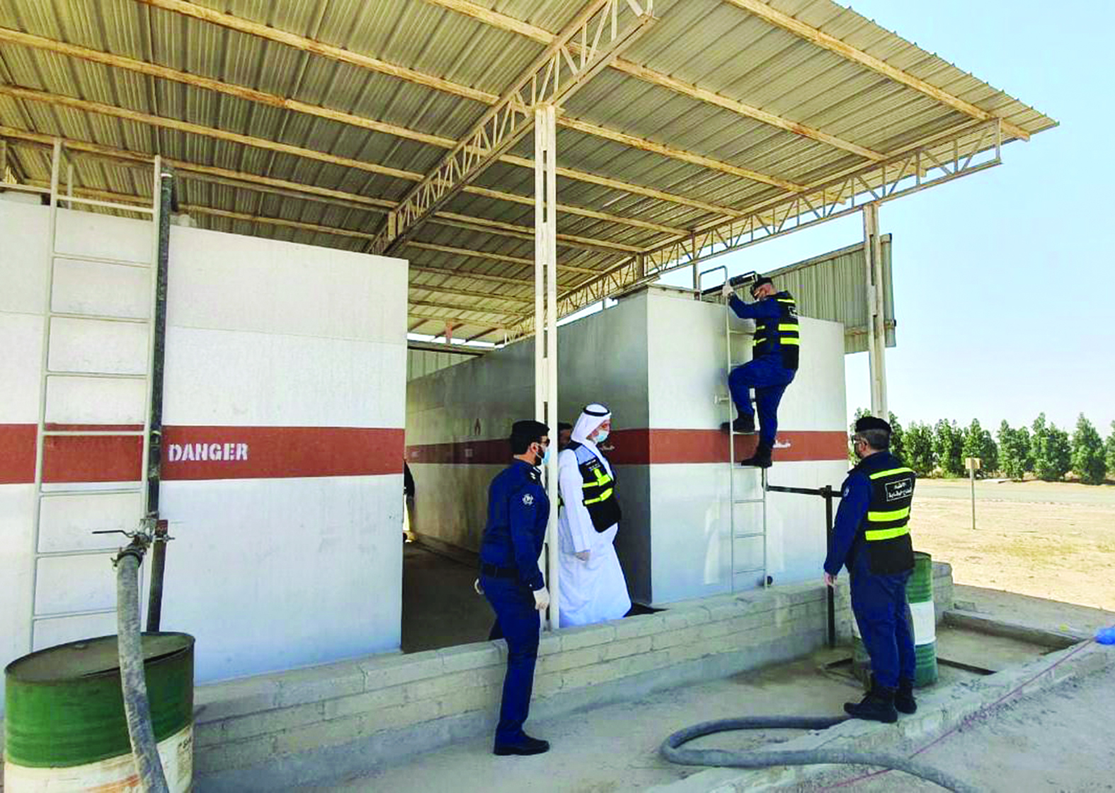 متابعة إجراءات الأمن والسلامة في أحد المحاجر