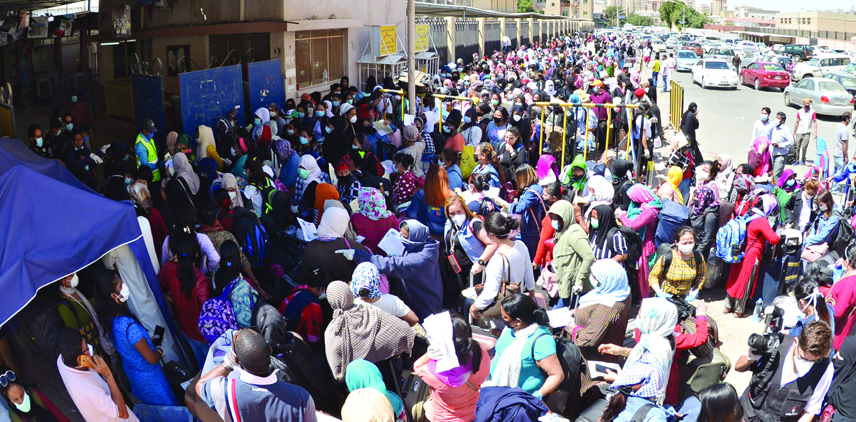 u062du0634u062f u0645u0646 u0627u0644u0646u0633u0627u0621 u0627u0644u0645u062eu0627u0644u0641u0627u062a u0623u0645u0633  t(u062au0635u0648u064au0631 u0646u0627u064au0641 u0627u0644u0639u0642u0644u0629)