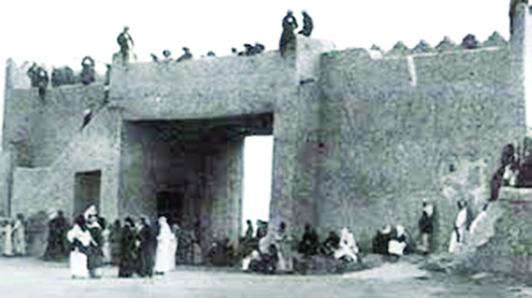 u0628u0646u0627u0621 u0627u0644u0633u0648u0631 u0627u0644u062bu0627u0644u062b