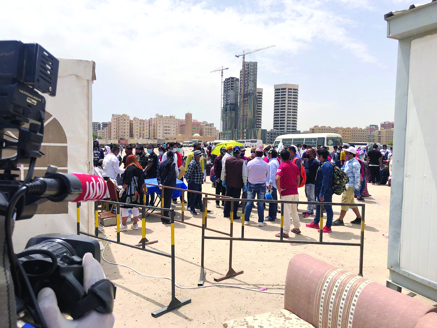 u062cu0645u0648u0639 u0645u0646 u0627u0644u0645u062eu0627u0644u0641u064au0646 u0642u0628u0644 u0646u0642u0644u0647u0645 u0645u0646 u0627u0644u0645u0647u0628u0648u0644u0629