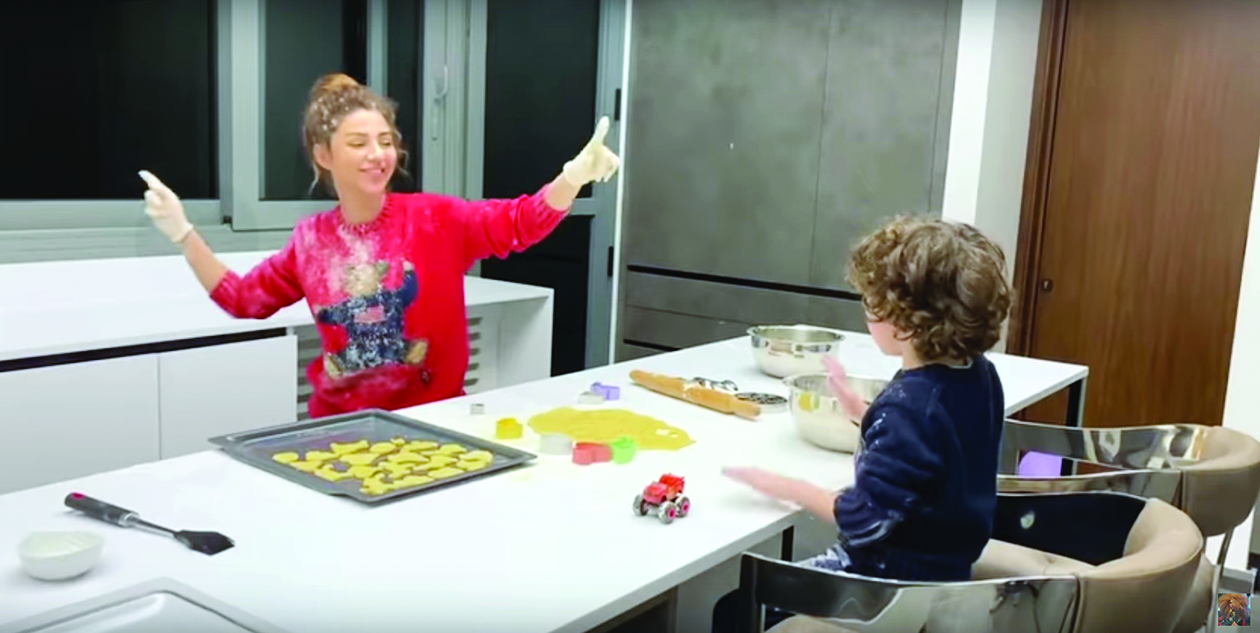 ميريام وابنها في كليب «القرقيعان» 