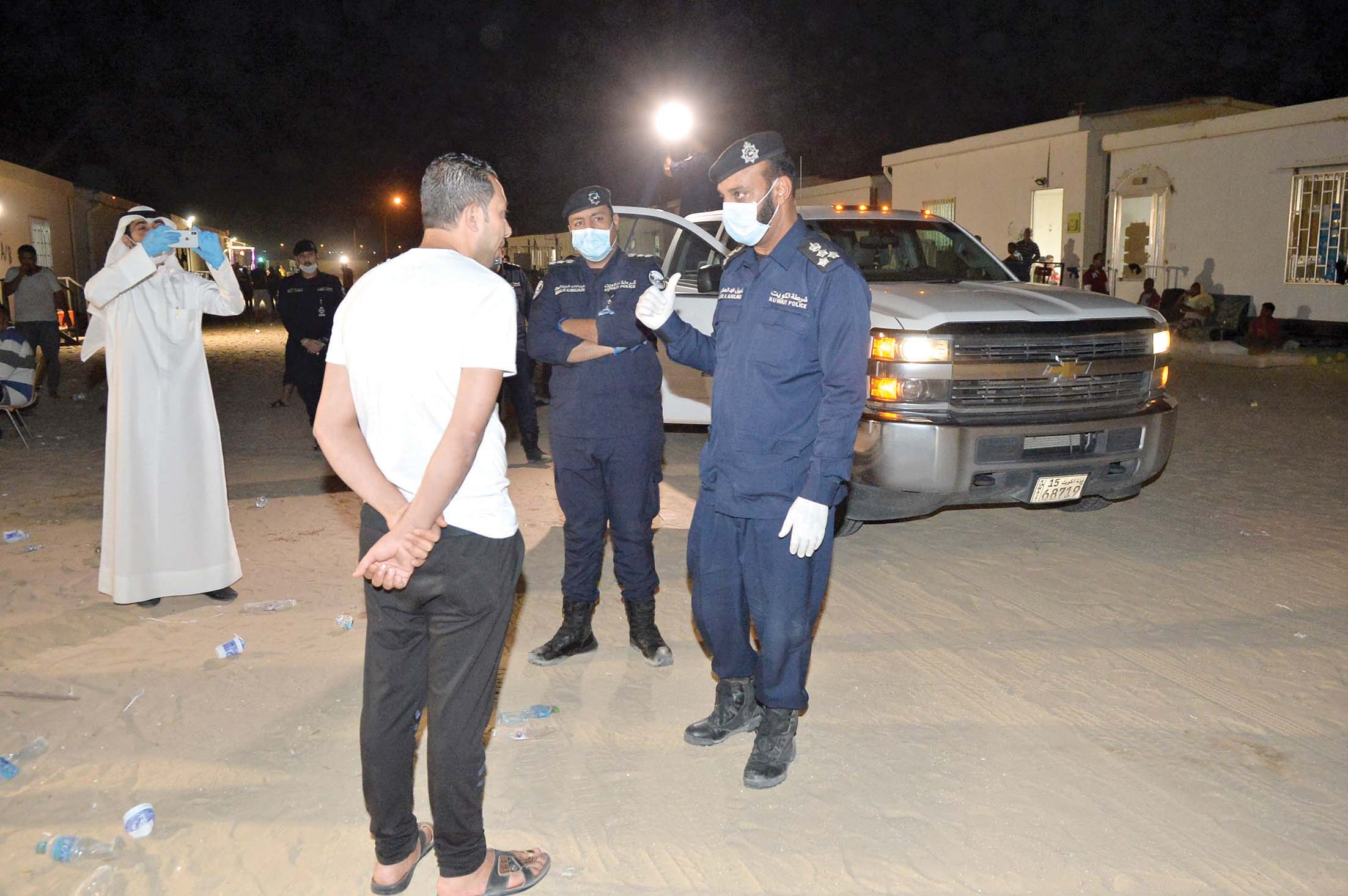 حديث بين ضابط ومخالف