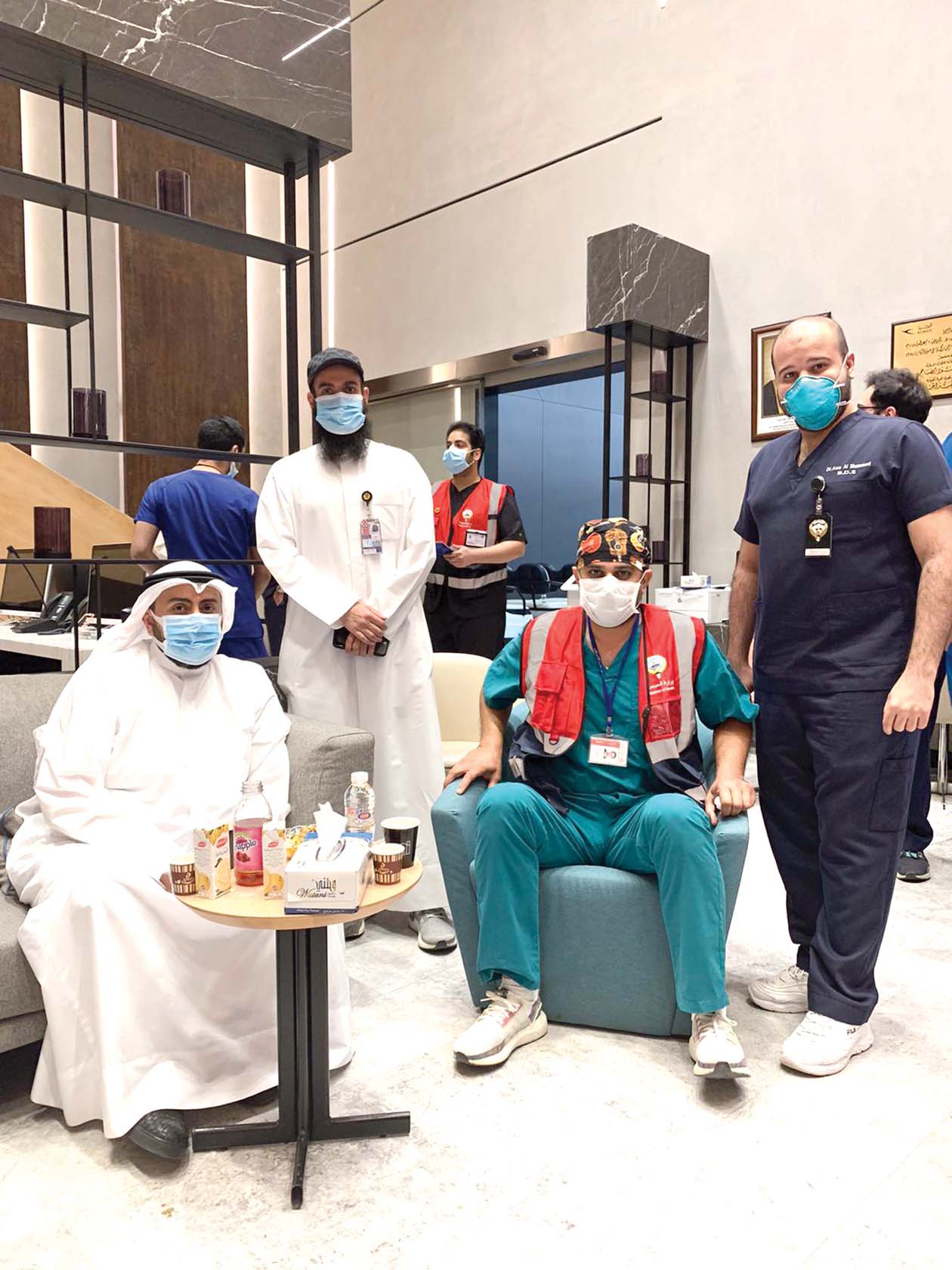 u0628u0627u0633u0644 u0627u0644u0635u0628u0627u062d u0645u0639 u0639u062fu062f u0645u0646 u0645u062au0637u0648u0639u064a u0627u0644u0635u0641u0648u0641 u0627u0644u0623u0645u0627u0645u064au0629