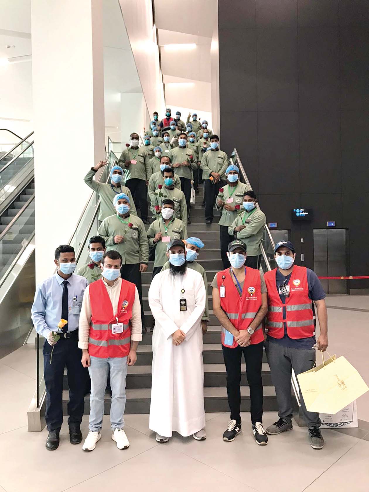 تكريم لعمال النظافة الذين واكبوا العمل