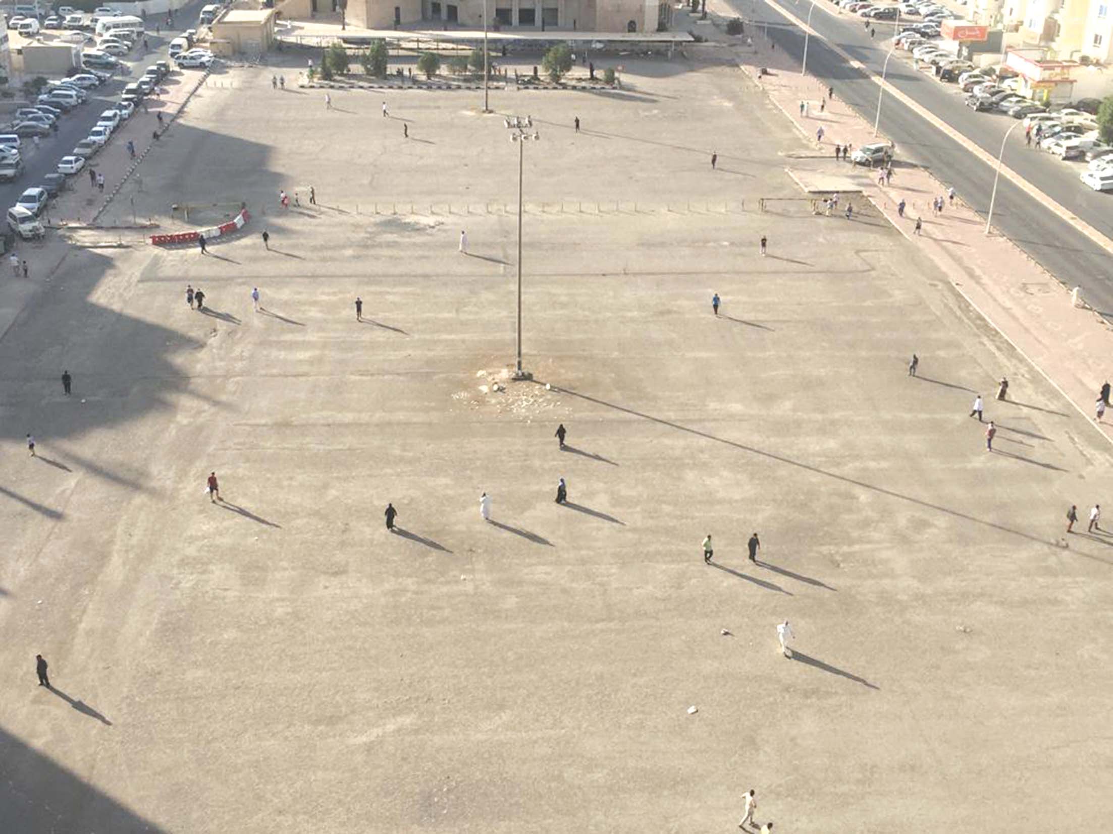 u0645u062au0631u064au0636u0648u0646 u064au0645u0627u0631u0633u0648u0646 u0627u0644u0645u0634u064a u0645u0639 u0627u0644u062du0631u0635 u0639u0644u0649 u0627u0644u062au0628u0627u0639u062f u0627u0644u0627u062cu062au0645u0627u0639u064a    t (u062au0635u0648u064au0631 u0623u0633u0639u062f u0639u0628u062fu0627u0644u0644u0647)