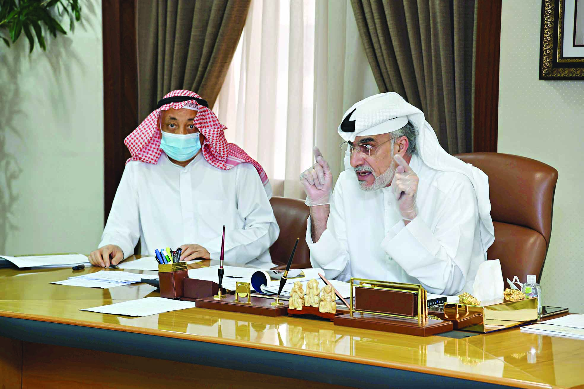 النجم مترئسأ العمومية وبجواره الجمعة