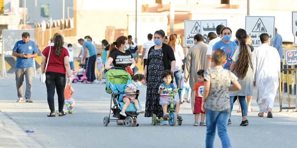 u0632u062du0627u0645 u0648u0627u062du062au0643u0627u0643 u0645u0628u0627u0634u0631 u0628u064au0646 u0627u0644u0646u0627u0633t    (u062au0635u0648u064au0631 u0623u0633u0639u062f u0639u0628u062fu0627u0644u0644u0647)