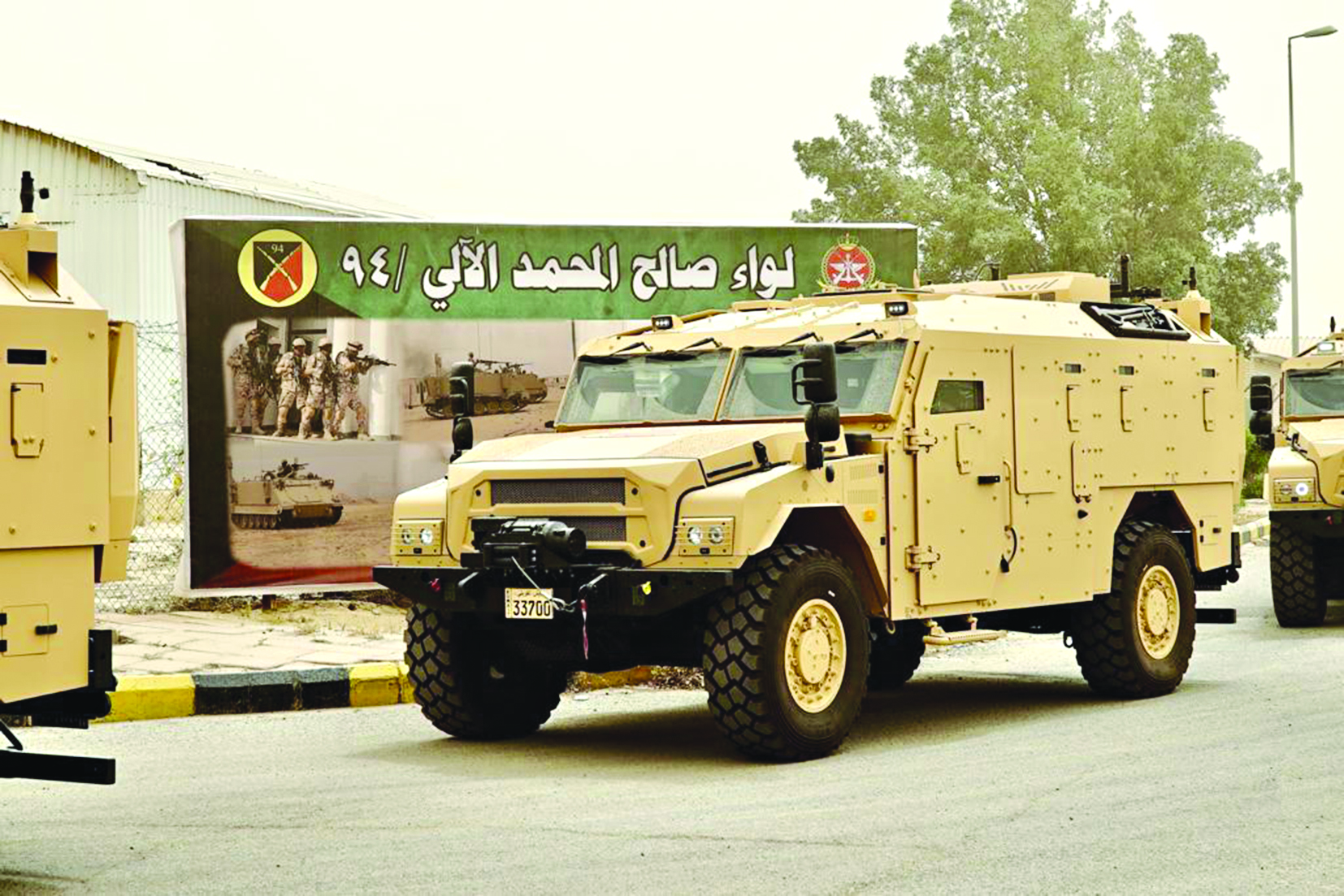 المدرعات خلال تحركها لتأمين مناطق البلاد