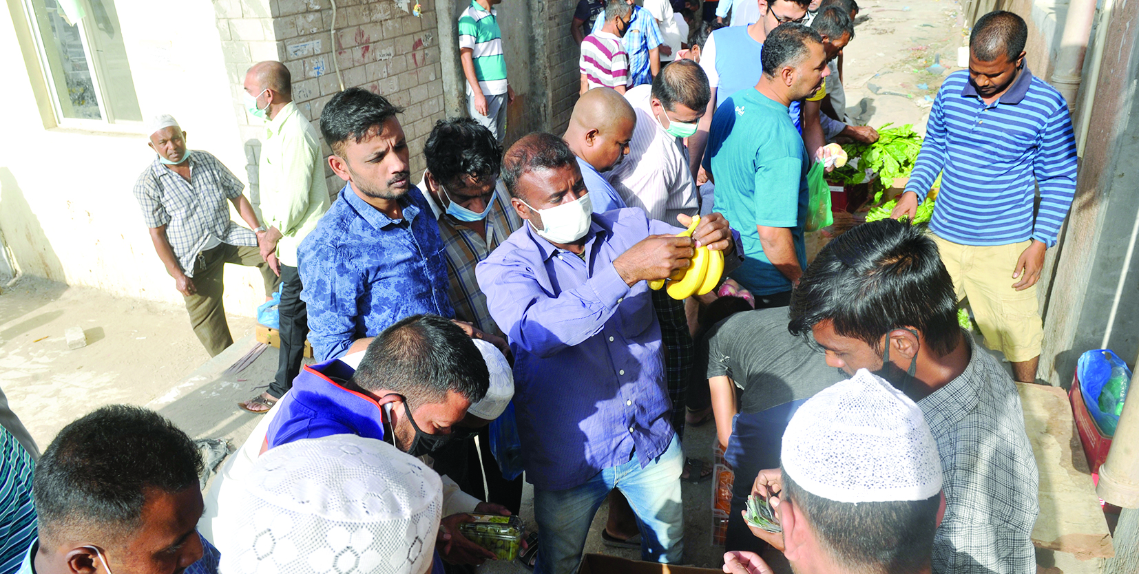 زحام من دون مراعاة الاشتراطات الصحية