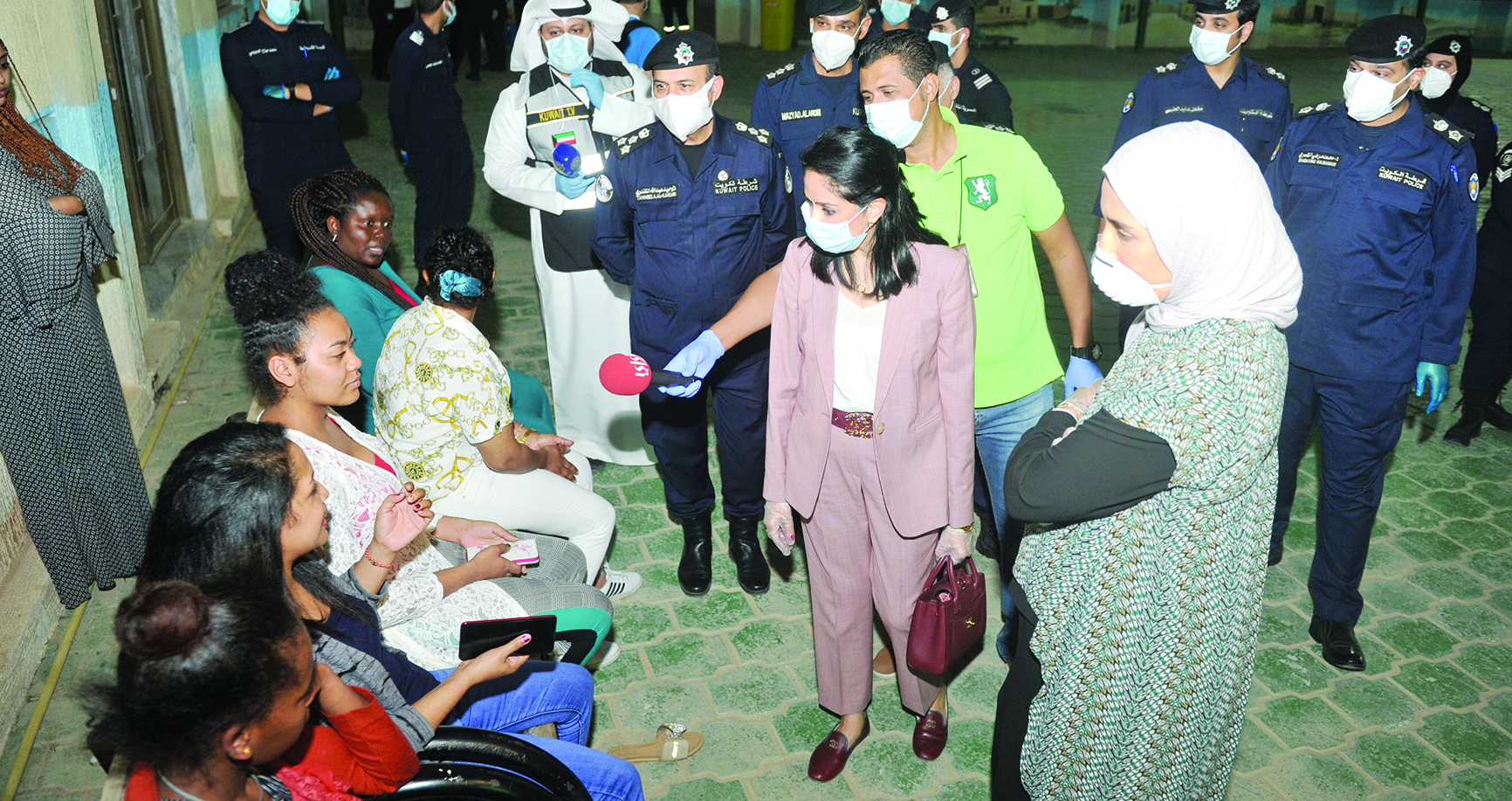 u0648u0641u062f u062fu064au0648u0627u0646 u062du0642u0648u0642 u0627u0644u0625u0646u0633u0627u0646 u064au0633u062au0645u0639 u0644u0646u0632u064au0644u0627u062a u0645u0631u0643u0632 u0627u0644u0625u064au0648u0627u0621   t  (u062au0635u0648u064au0631 u0633u0639u0648u062f u0633u0627u0644u0645)