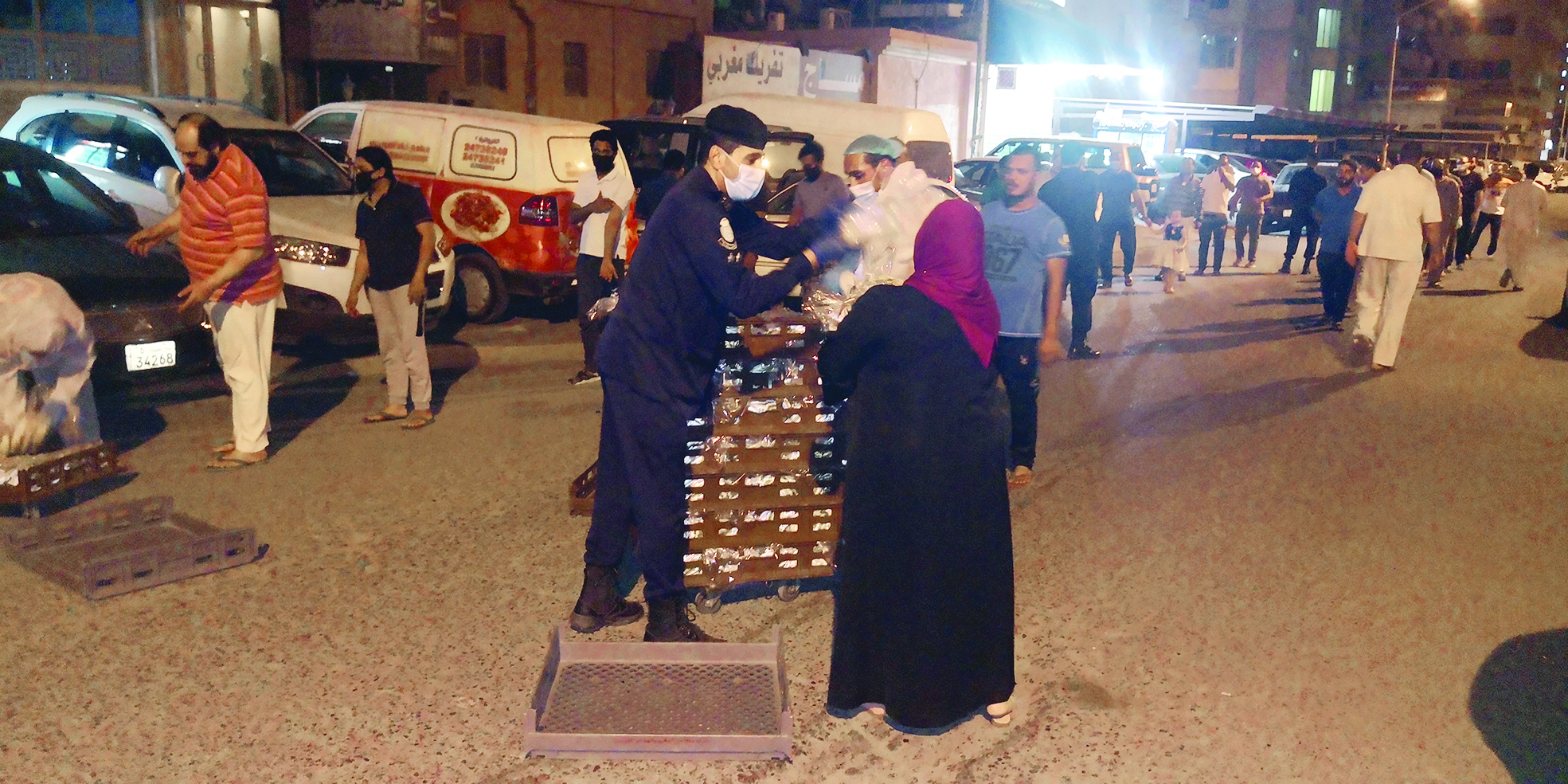 u0631u062cu0644 u0623u0645u0646 u064au0633u0627u0647u0645 u0641u064a u062au0648u0632u064au0639 u0627u0644u062eu0628u0632