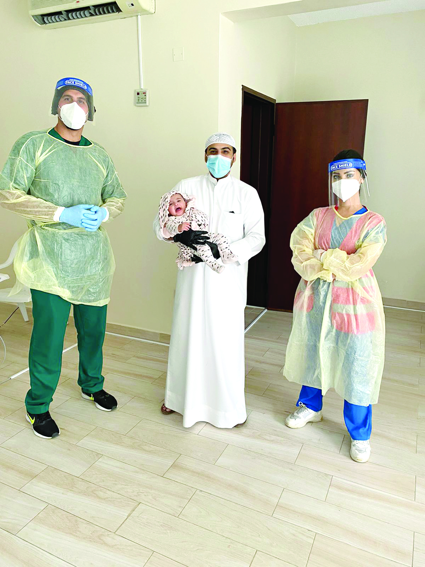 أصغر عائدة من الخارج عبر الإجلاء البري تجري مسحة