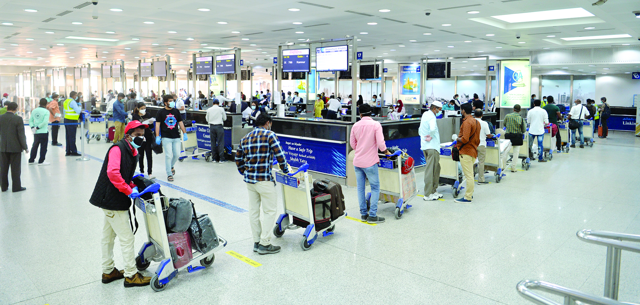 الحركة تعود إلى المطار مجدداً 	(تصوير نايف العقلة)