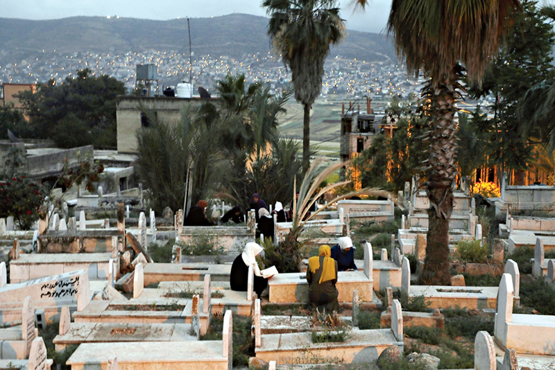 u0641u0644u0633u0637u064au0646u064au0648u0646 u064au0632u0648u0631u0648u0646 u0642u0628u0648u0631 u0623u0642u0627u0631u0628u0647u0645 u0641u064a u0642u0631u064au0629 u0633u0627u0644u0645 u0634u0631u0642 u0646u0627u0628u0644u0633   t(u0623 u0641 u0628)