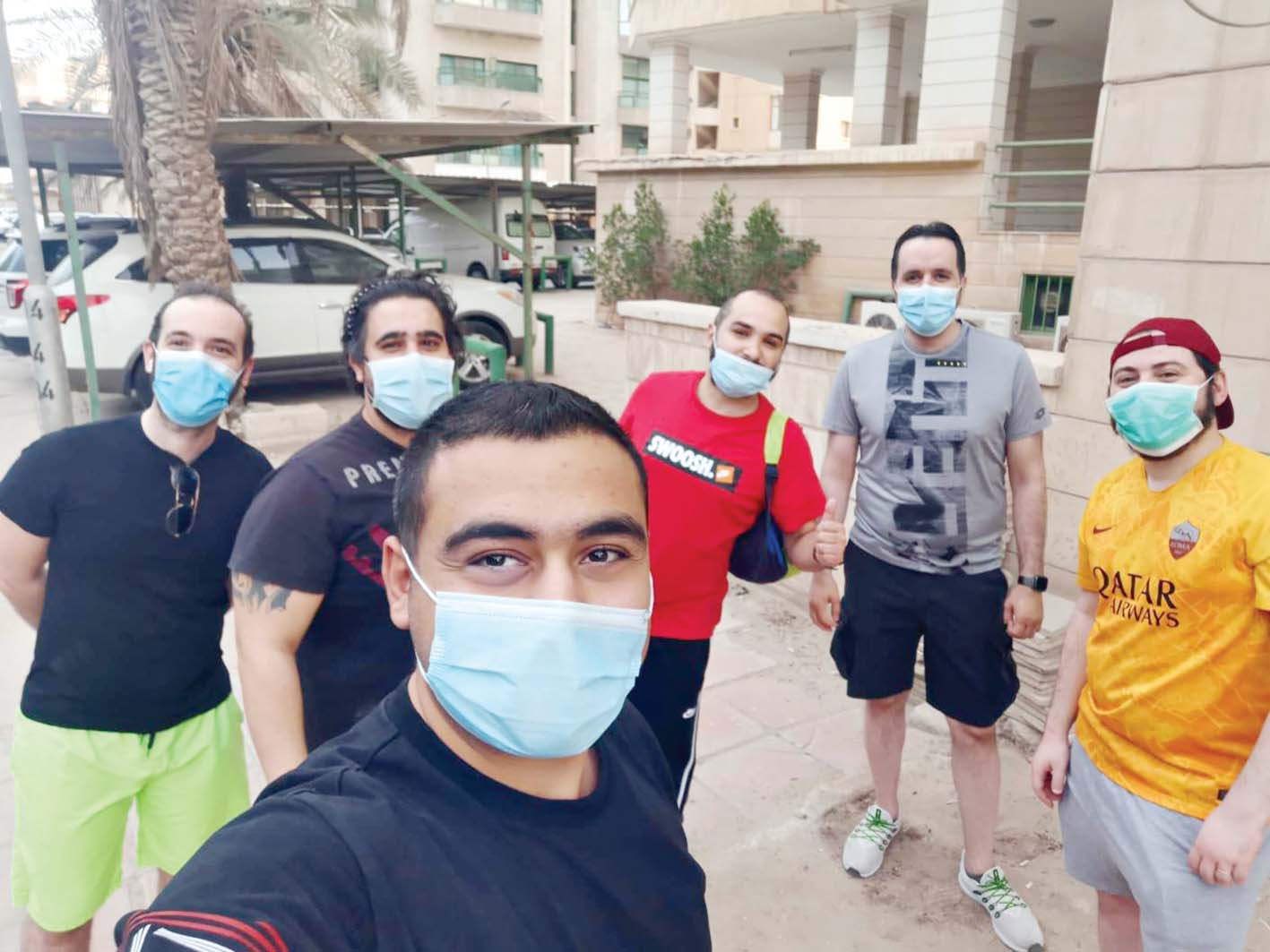 سيلفي رياضي بالكمامات