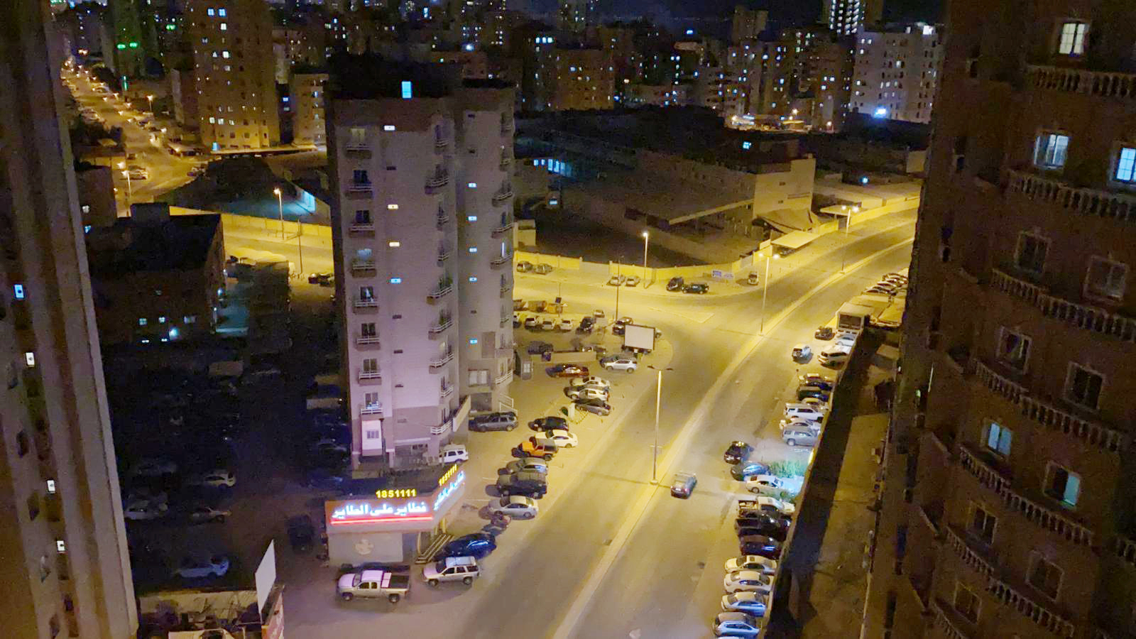 (u0645u064au062fu0627u0646 u062du0648u0644u064a u062au0646u062au0638u0631 u0627u0644u0639u0632u0644)