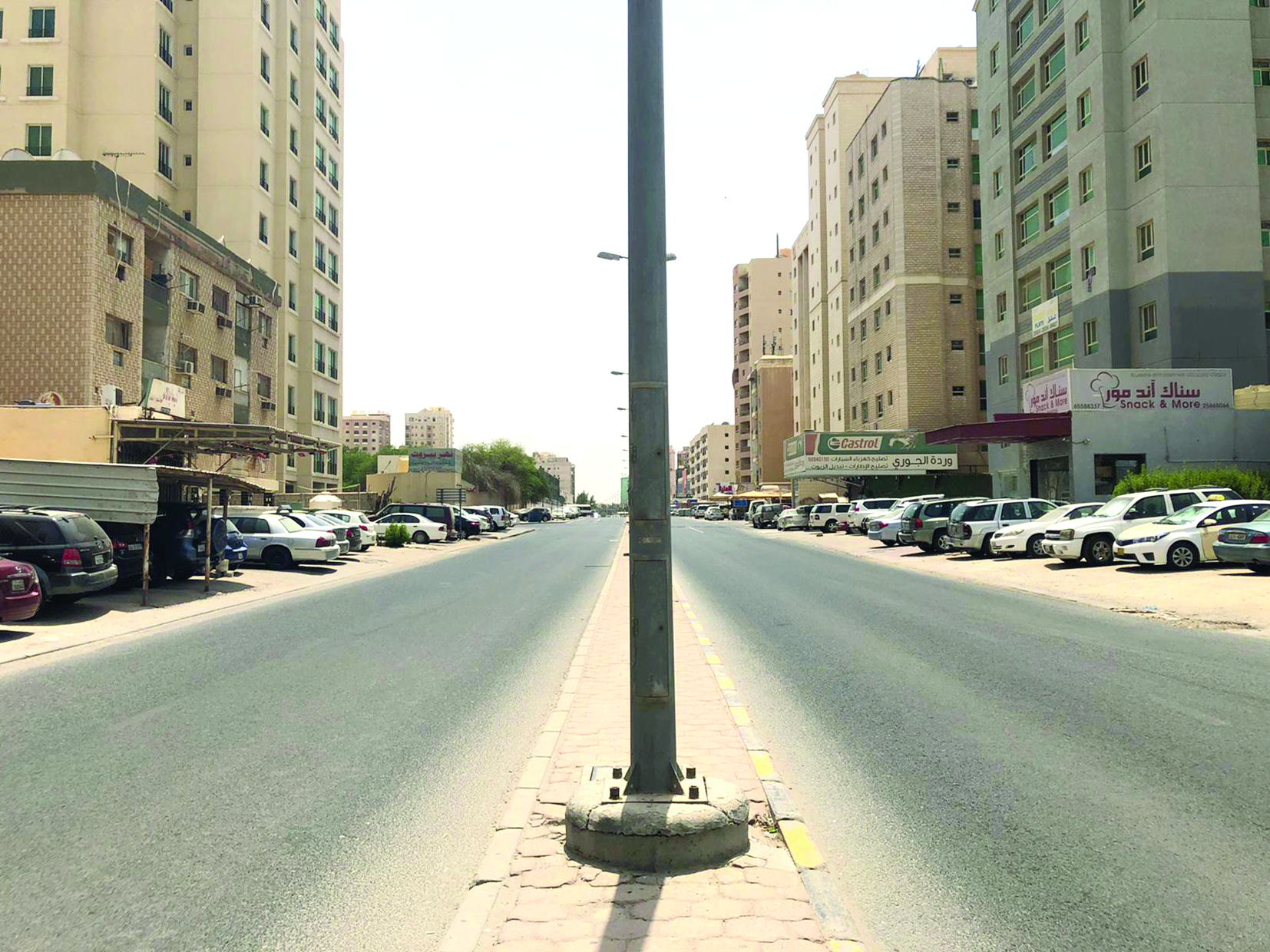 الطريق الفاصل بين الجانب الاستثماري والسكن الخاص 