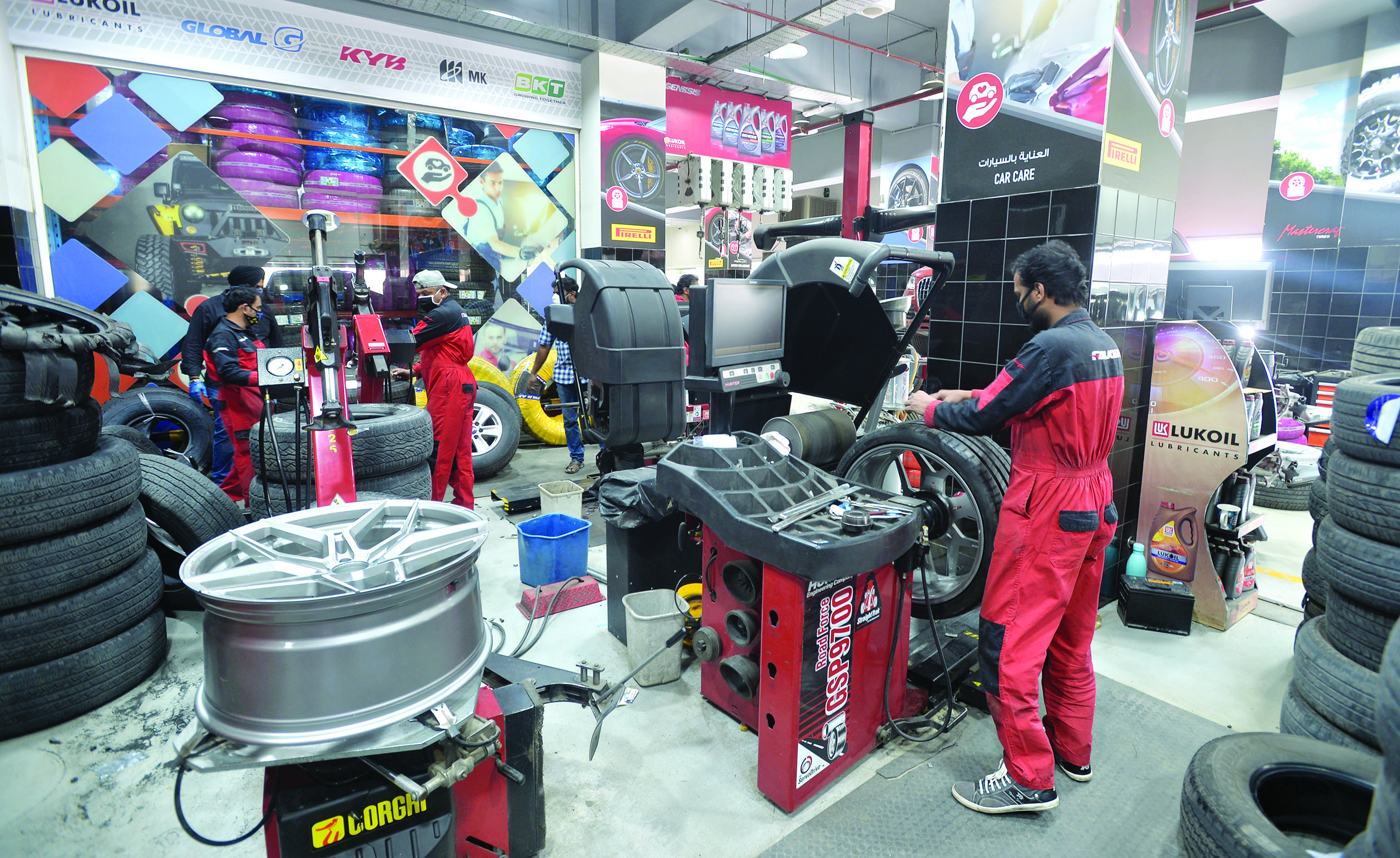 استئناف العمل في محال الإطارات